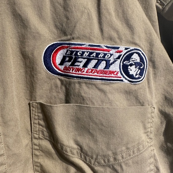Richard Petty Button up - Picture 2 of 5